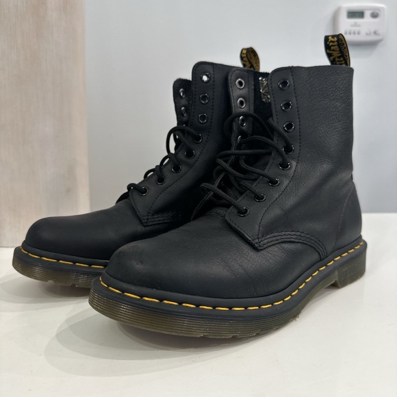 Dr. Martens 1460 Pascal Black Leather Boots š¤ - Picture 10 of 16